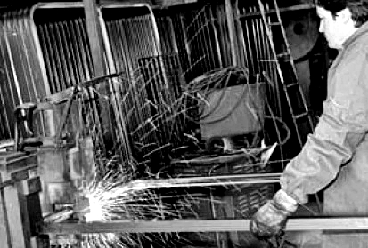 Dettagli lavorazione legni strutture letti matrimoniali